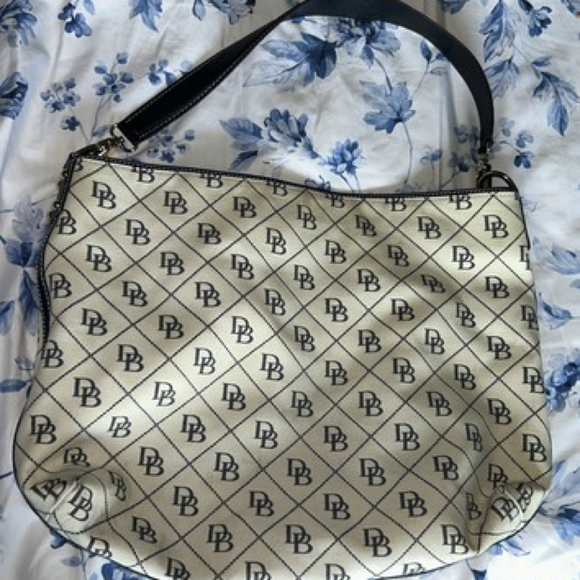 Dooney & Bourke White Black Quilt Logo Canvas Shoulder Bag Handbag Tote - Picture 2 of 14